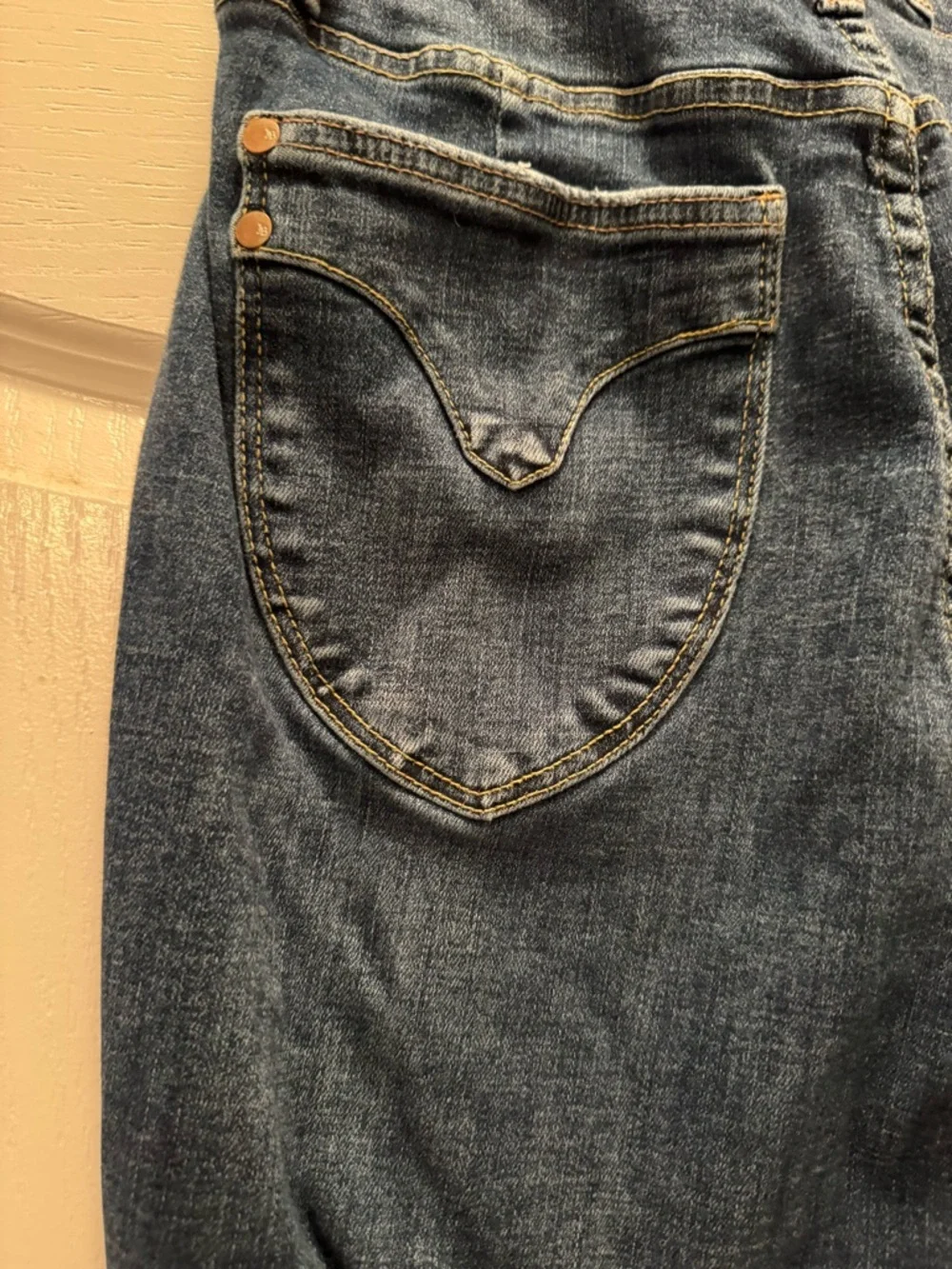 EUC- Judy Blue Flared Jeans - Picture 9 of 10
